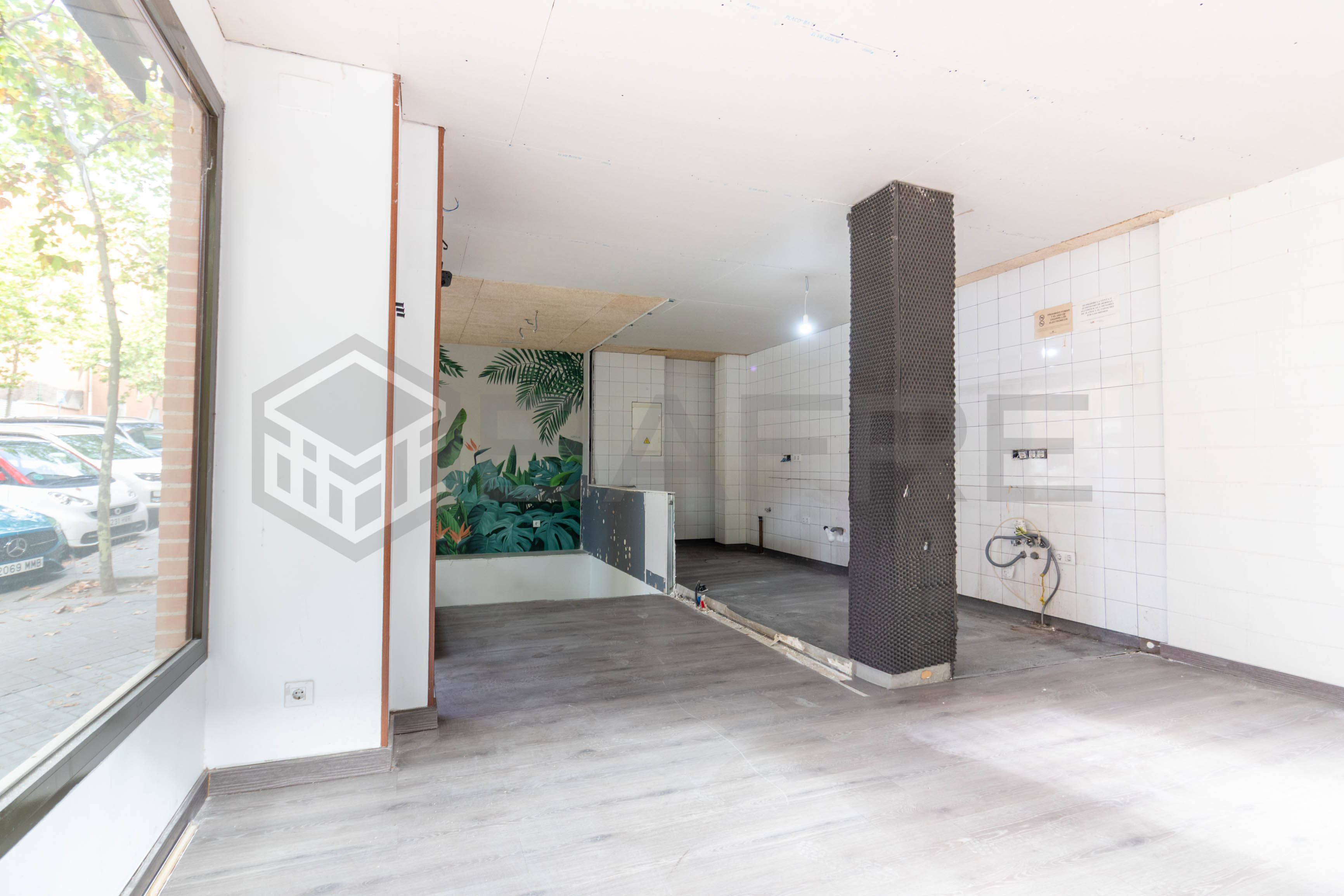 Local en Calle Bahía de Palma 6