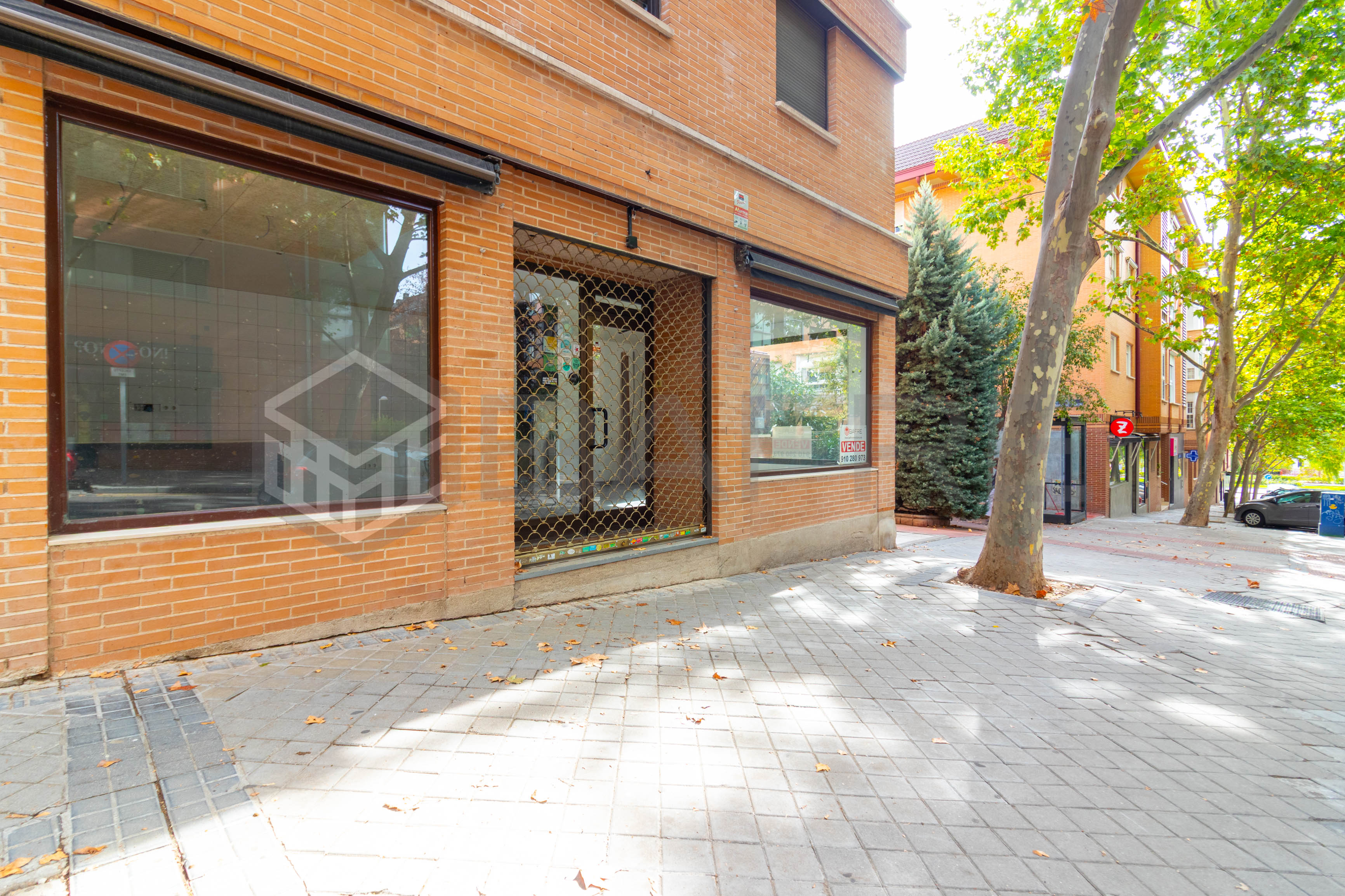 Local en Calle Bahía de Palma 4