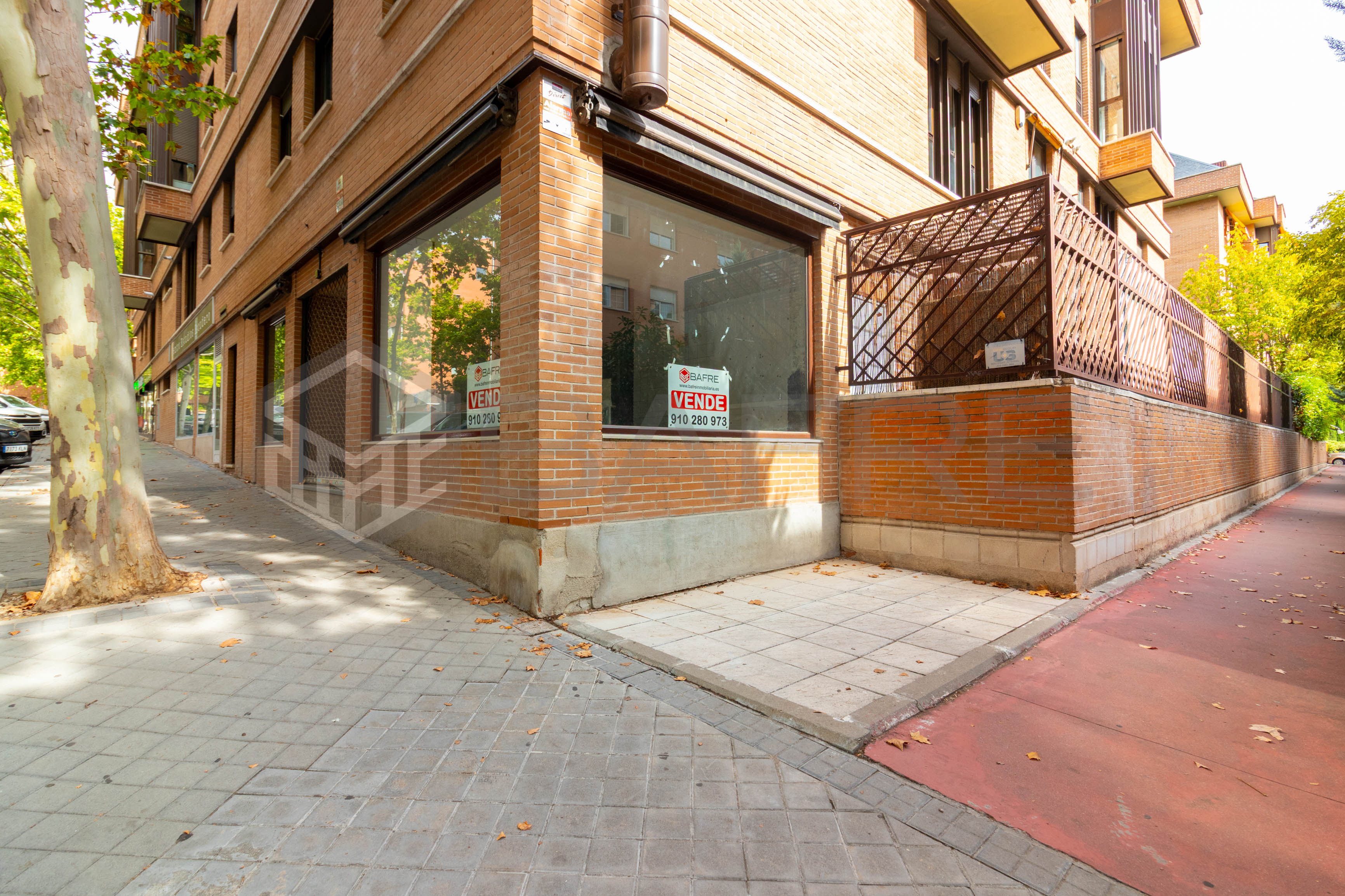 Local en Calle Bahía de Palma 2