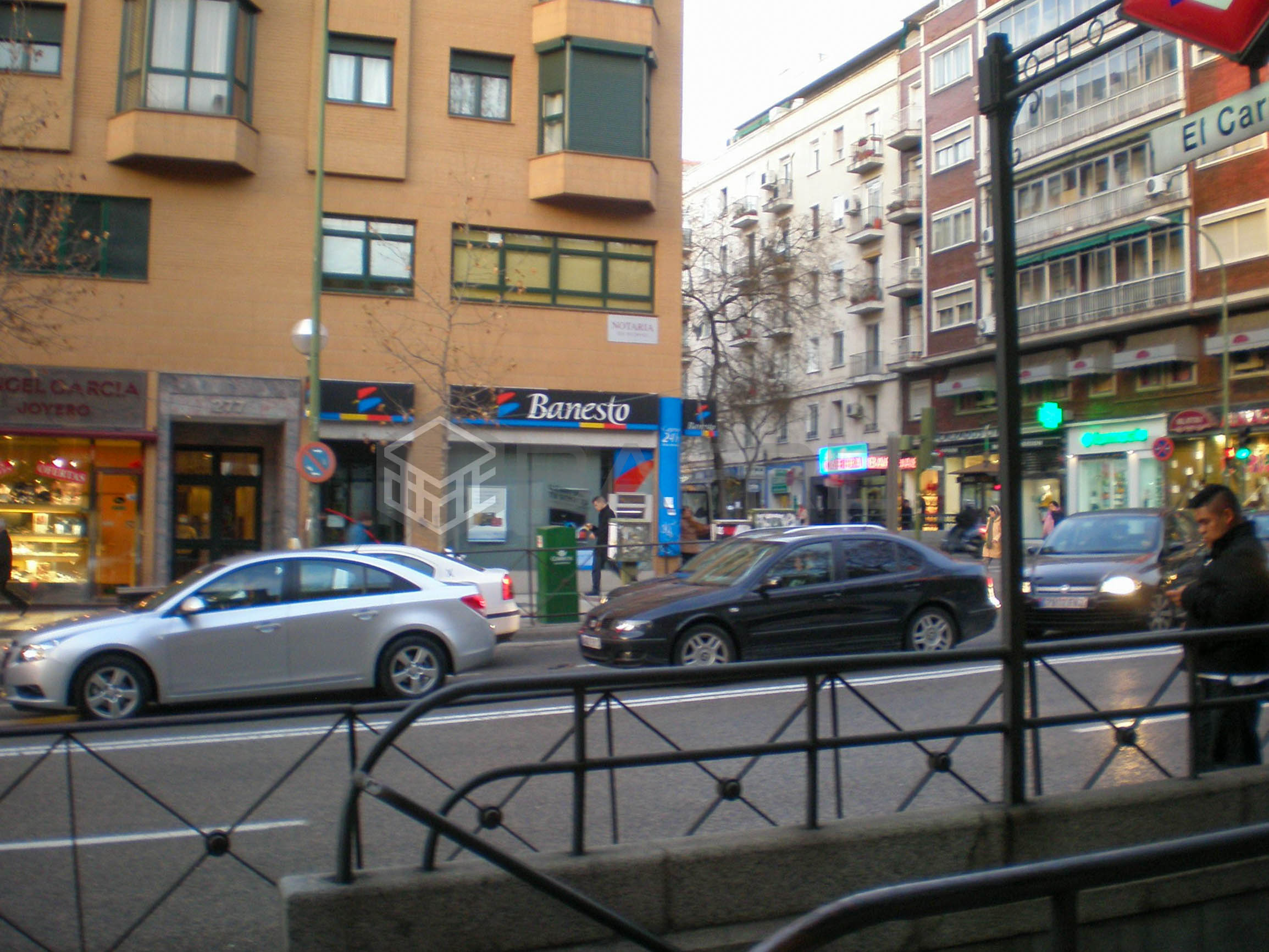 Local esquinazo en Calle Alcalá 9