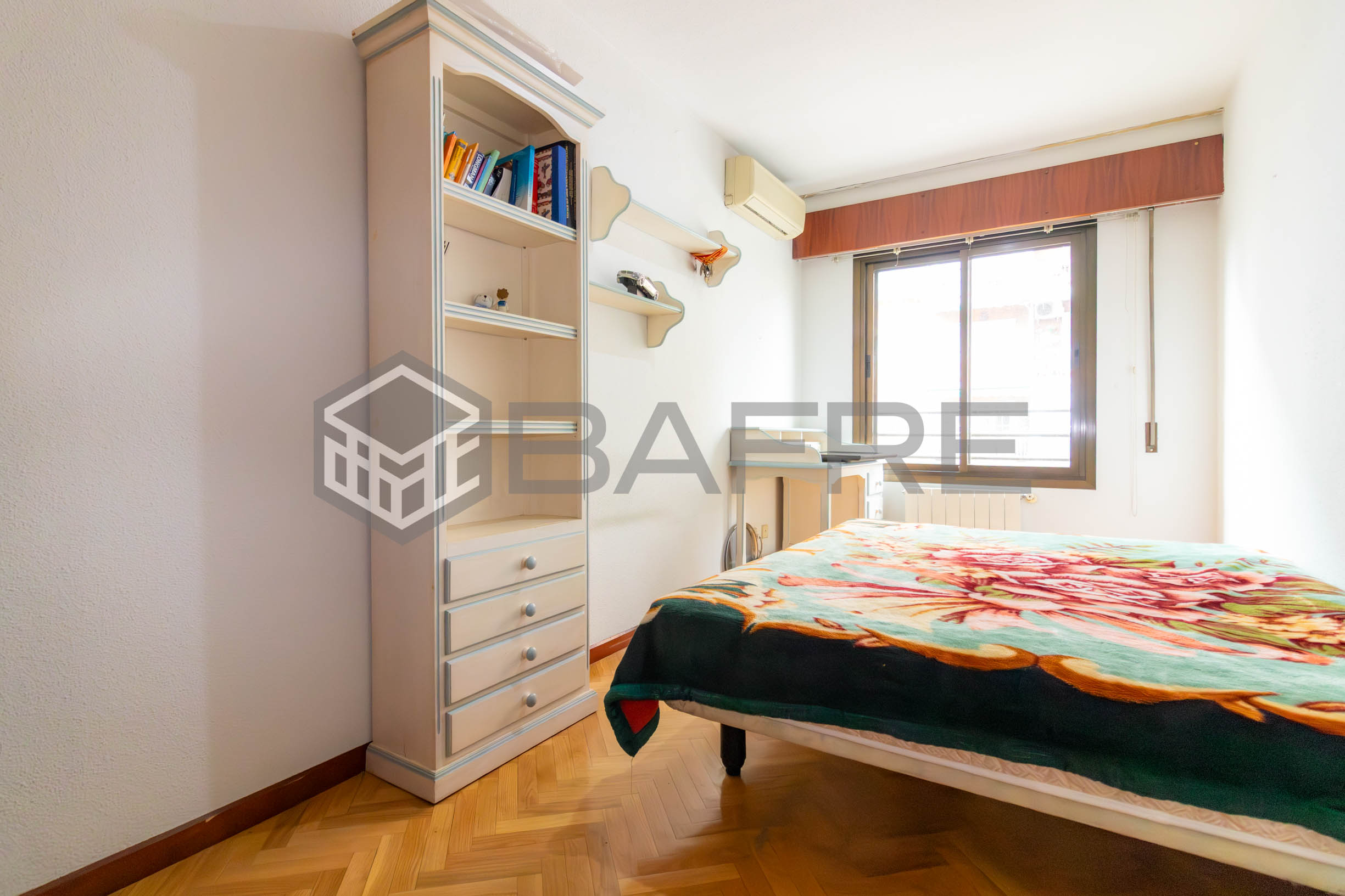 Piso en Adelfas 17