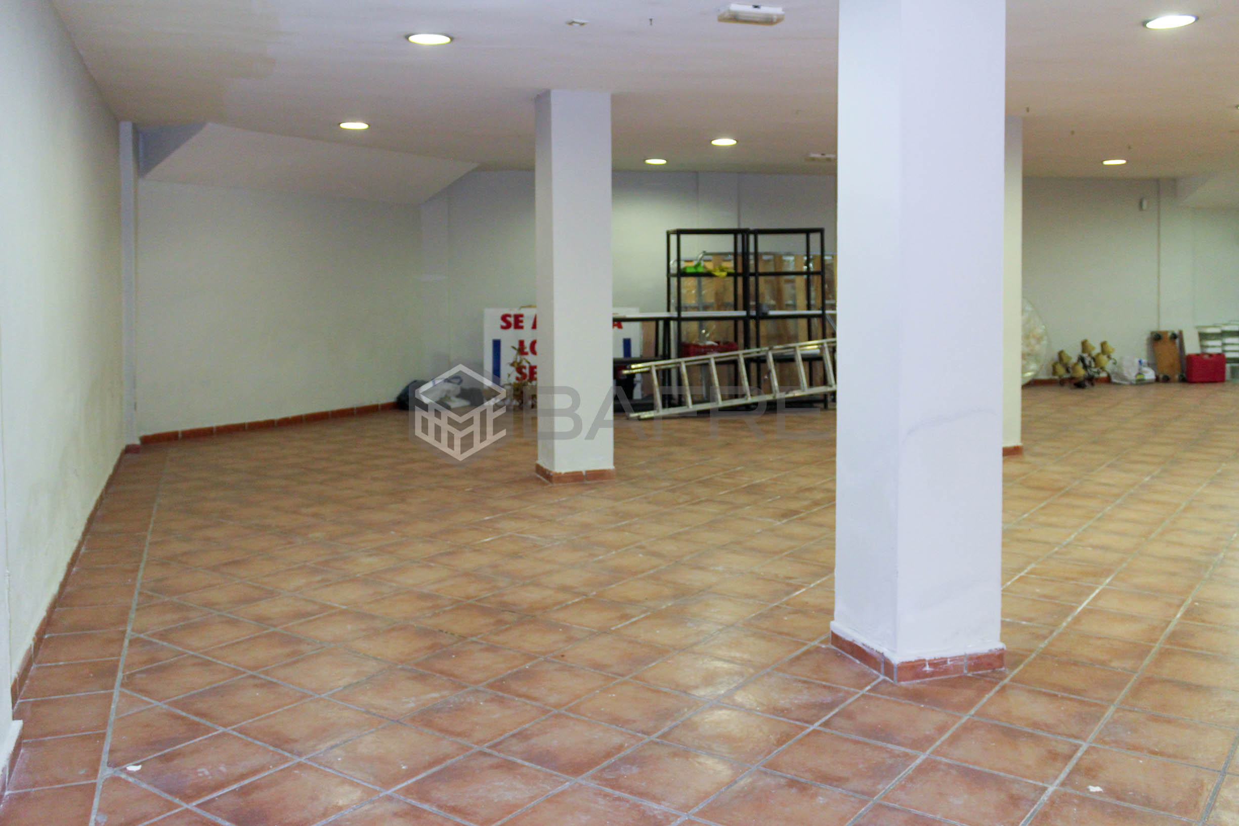 Local en Avenida Fátima 19