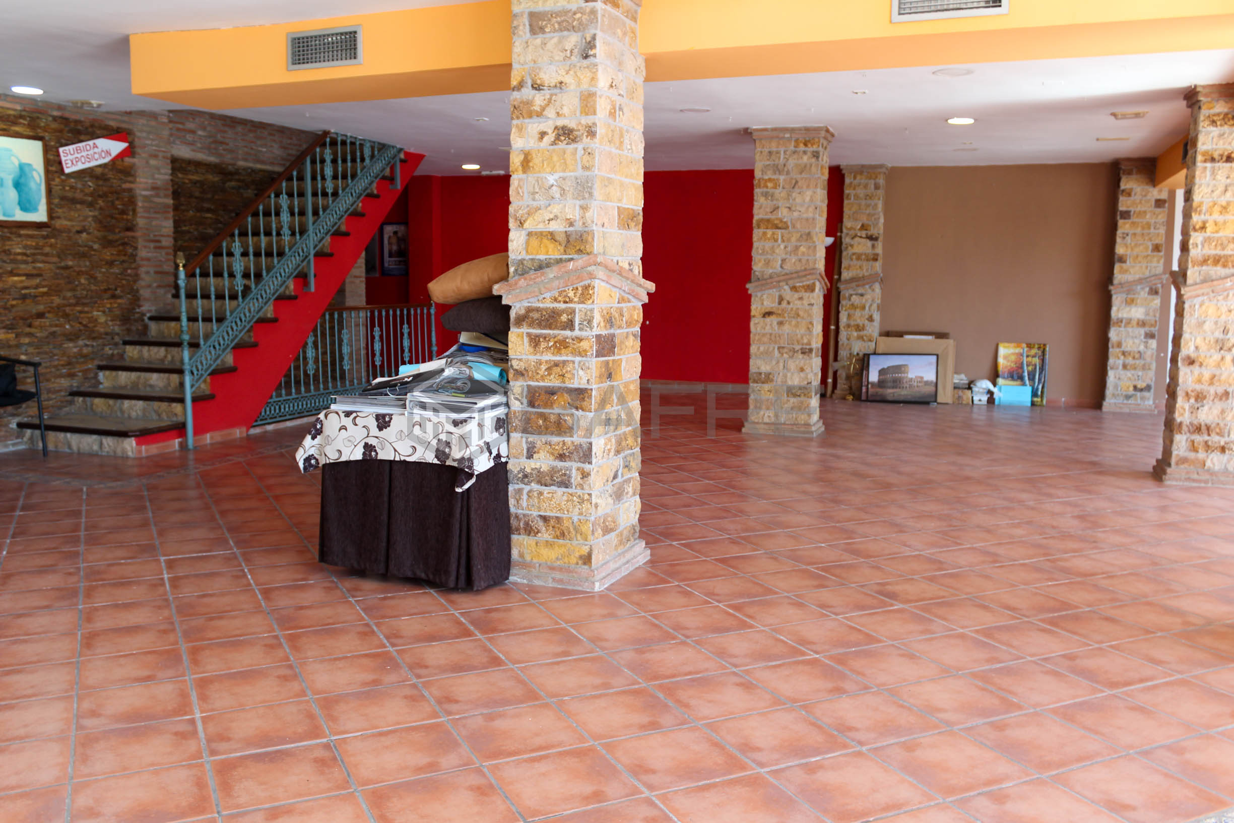 Local en Avenida Fátima 5