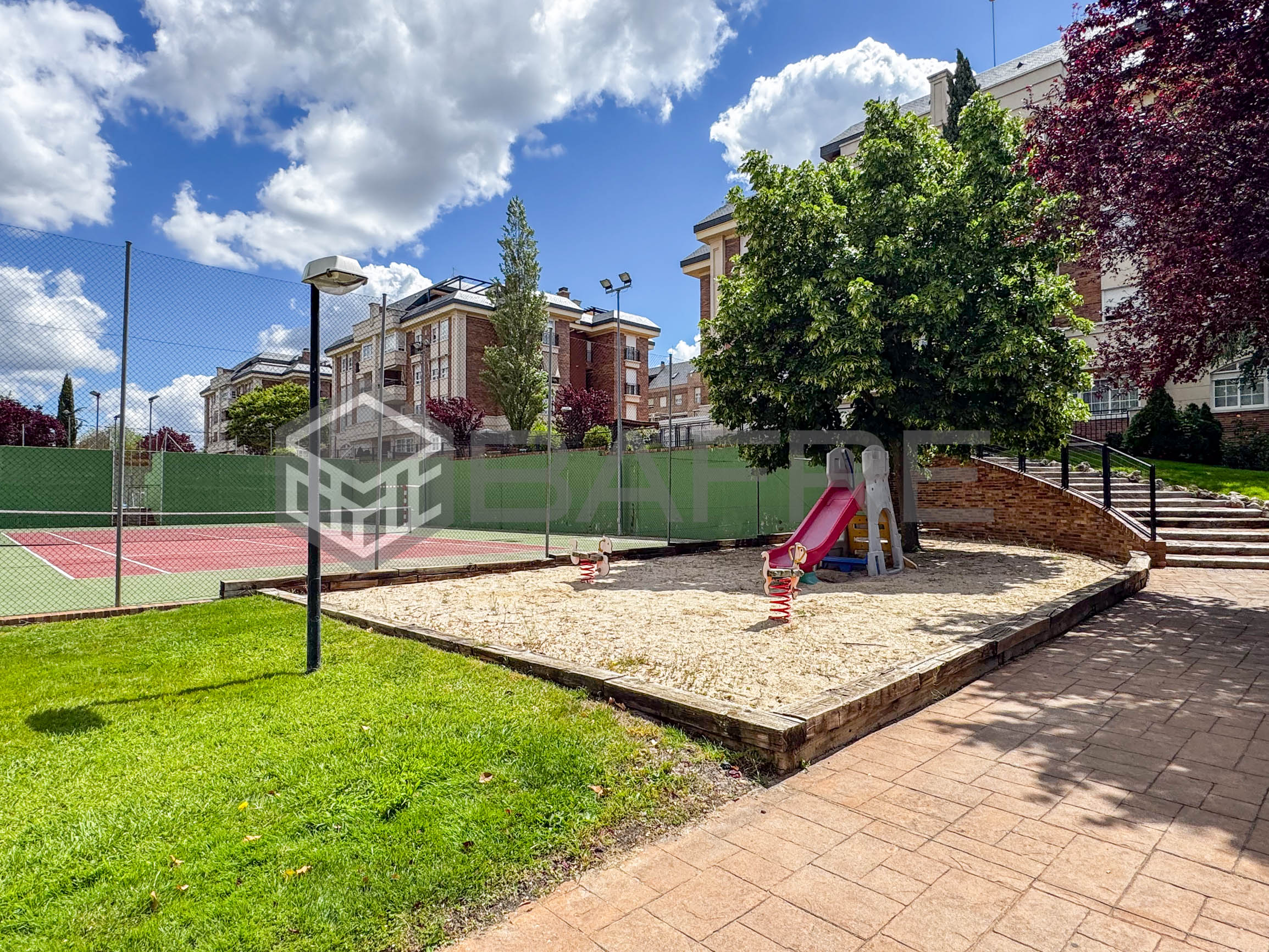Ático dúplex en calle Velero, Majadahonda 28