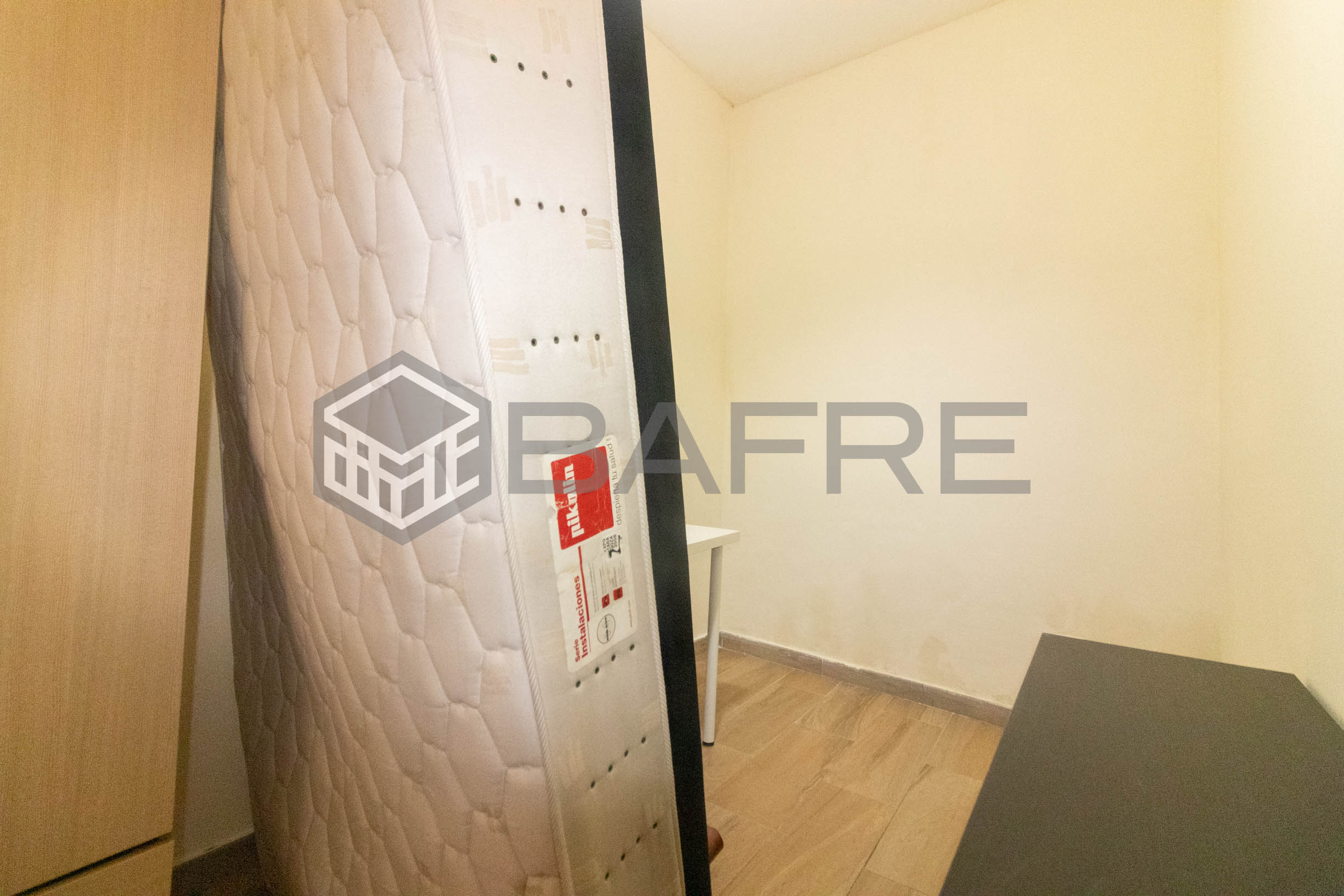 Piso en Calle Jeronima Llorente 12