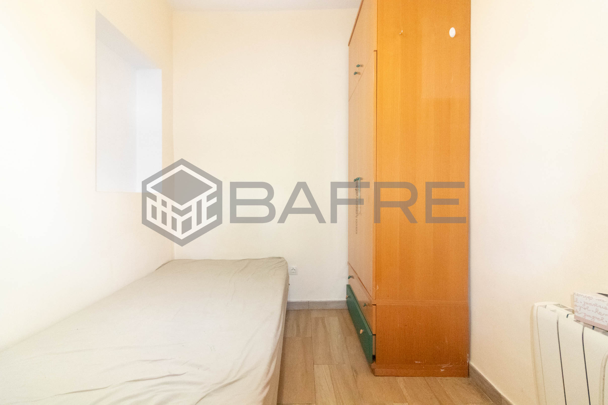 Piso en Calle Jeronima Llorente 8