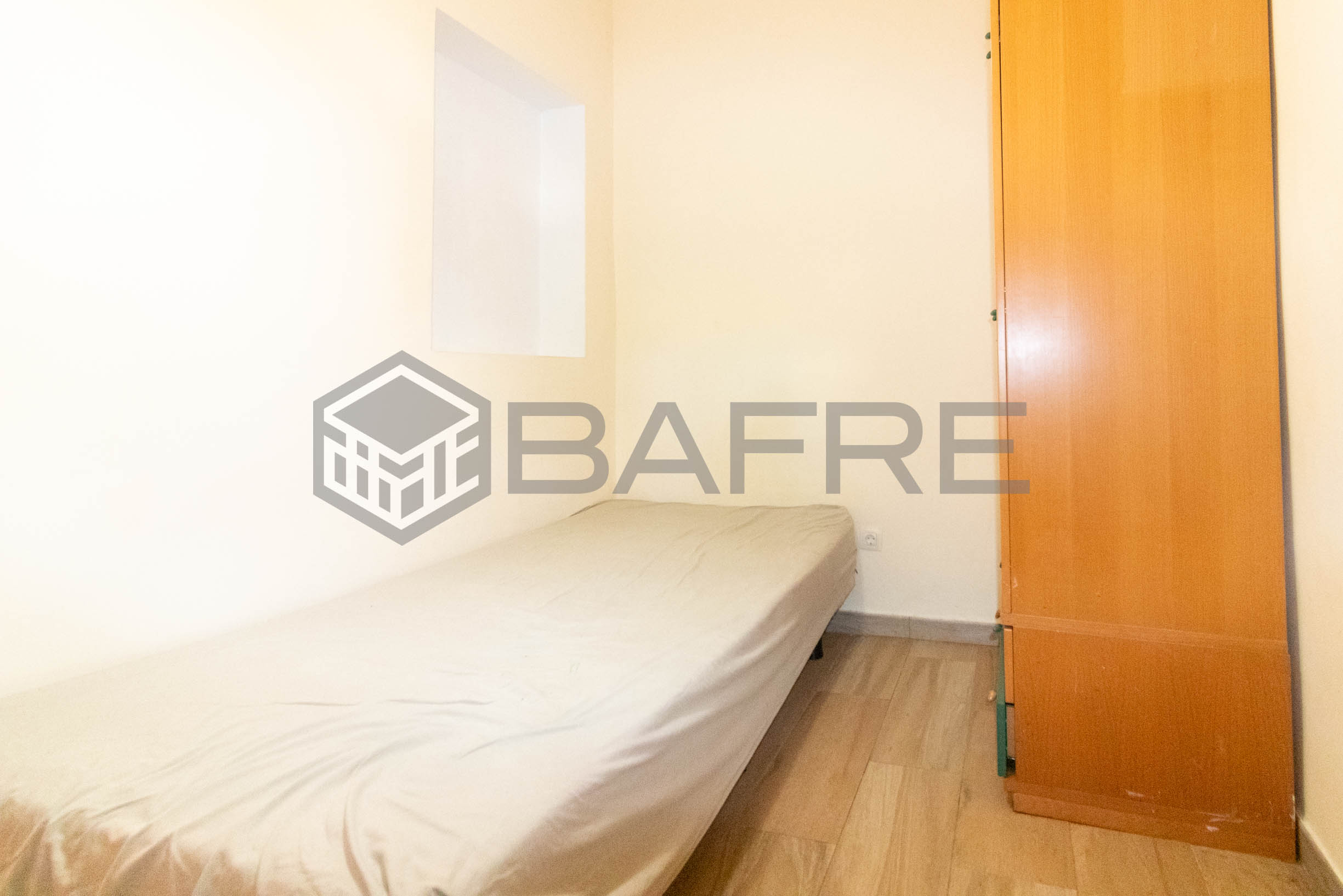 Piso en Calle Jeronima Llorente 7