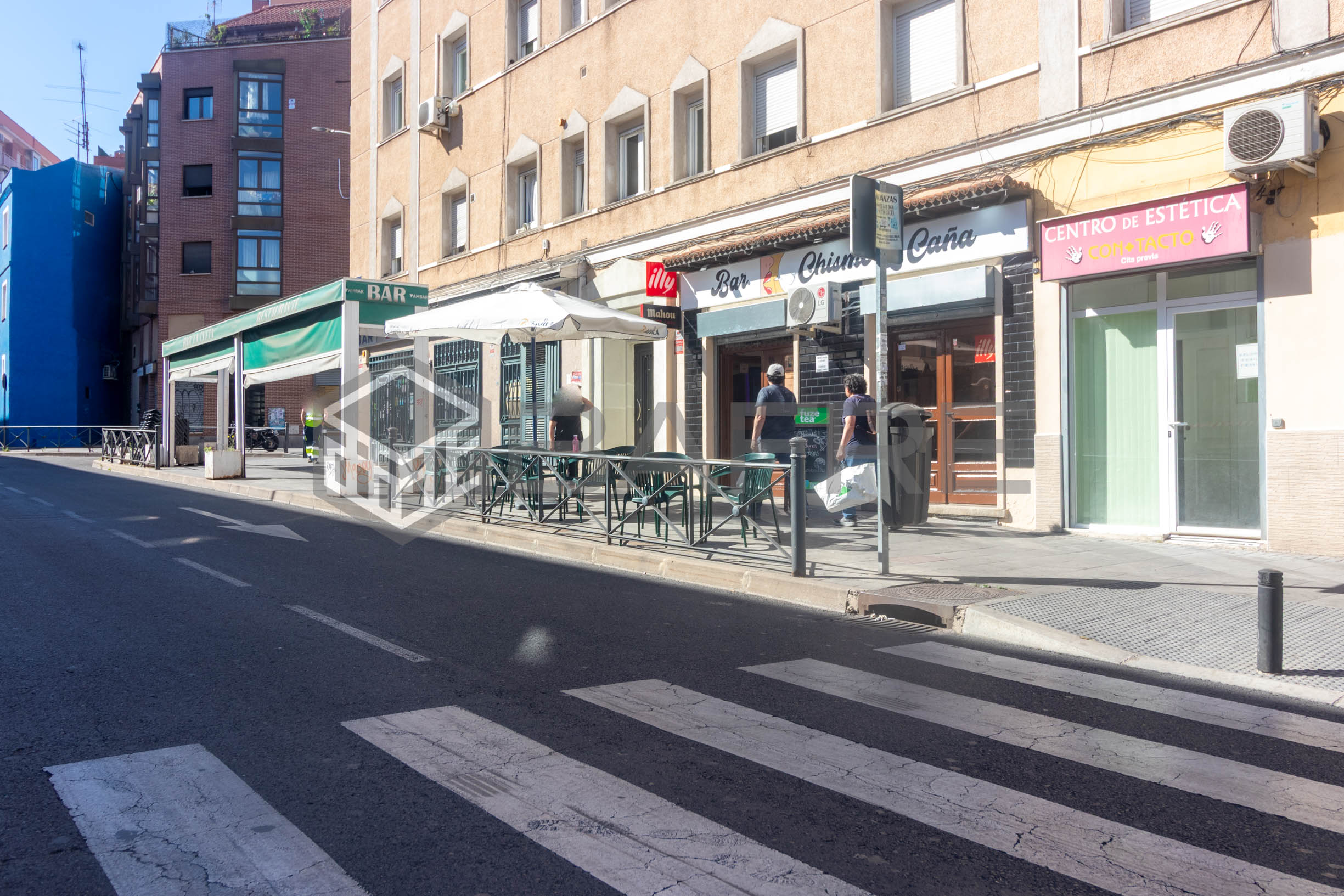 Local en Calle Pinos Alta 4