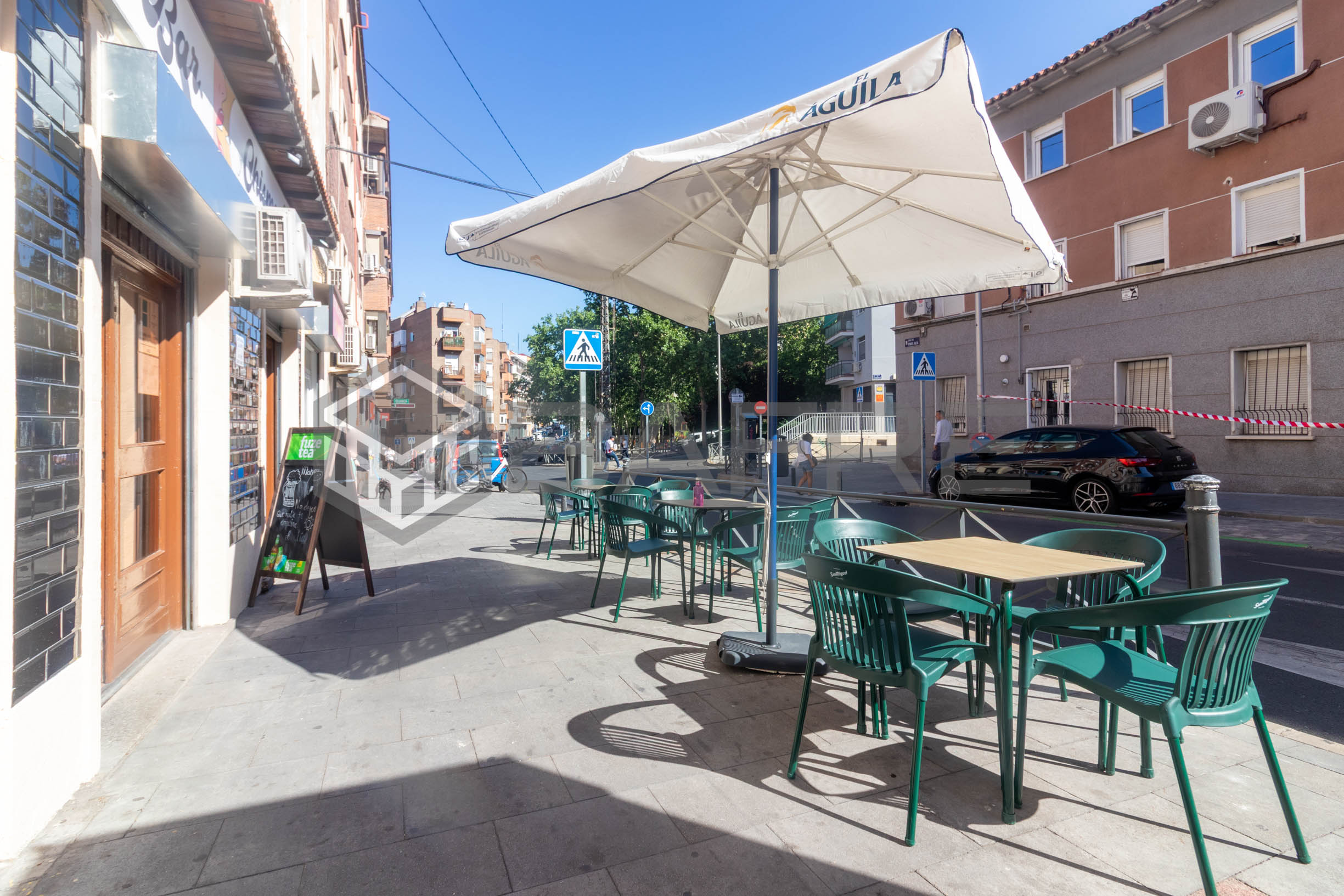 Local en Calle Pinos Alta 5