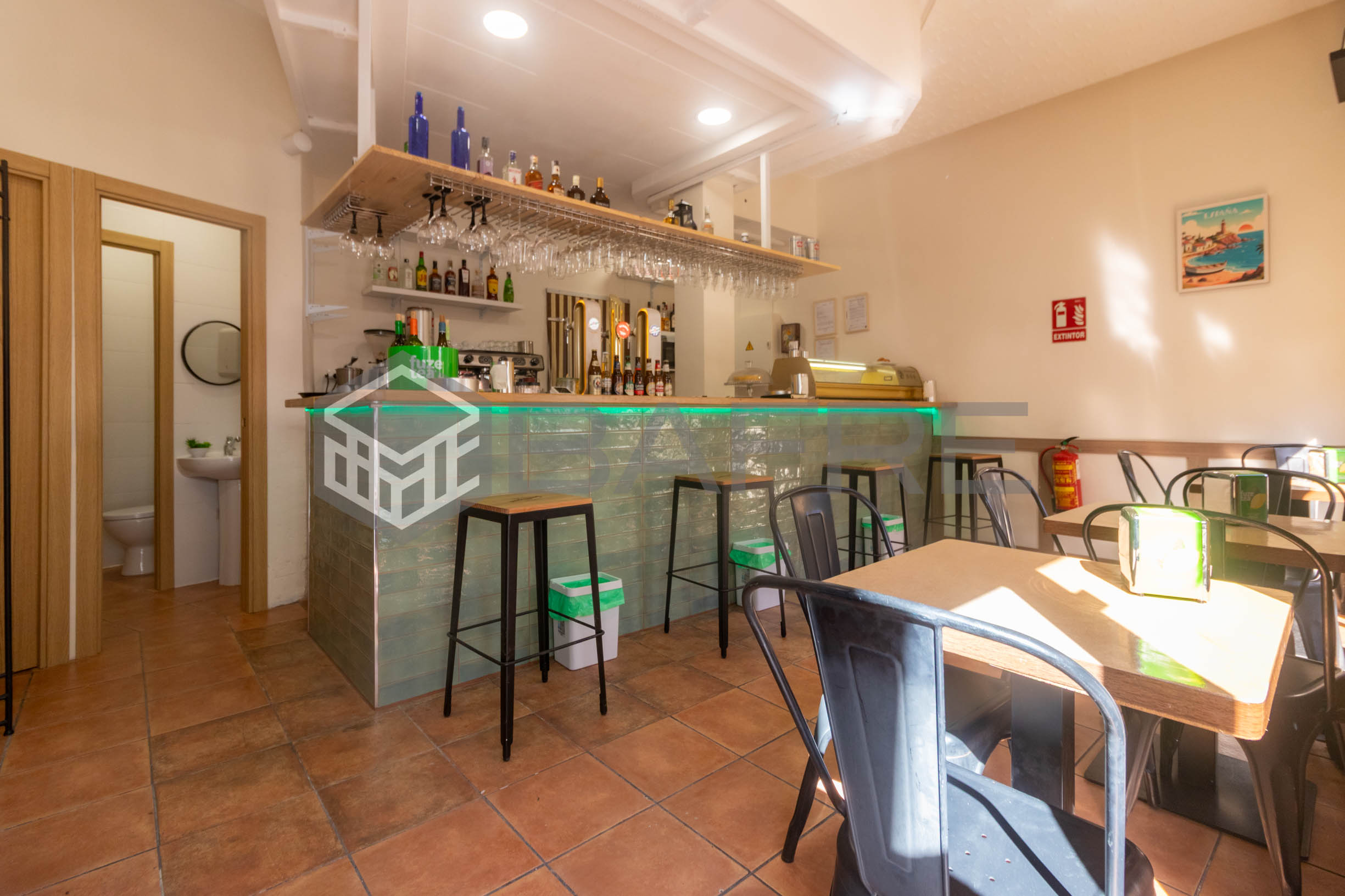 Local en Calle Pinos Alta 11