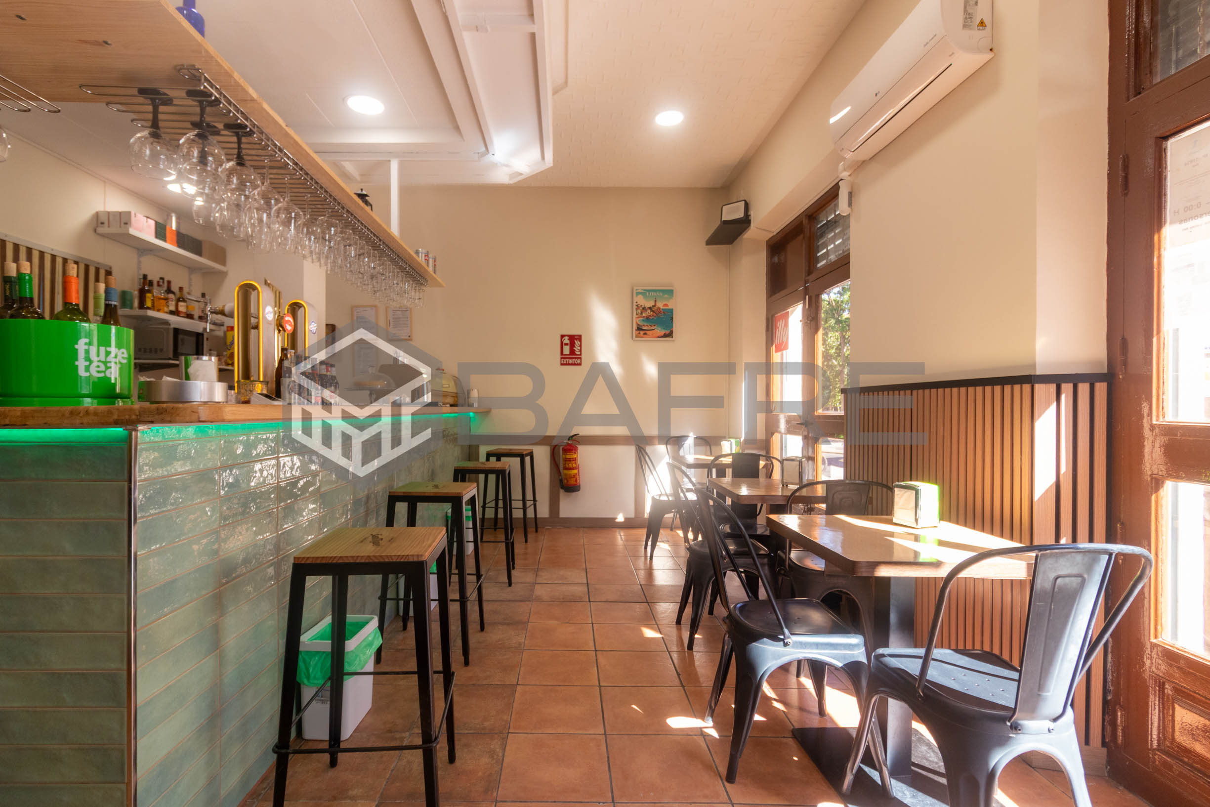 Local en Calle Pinos Alta 10
