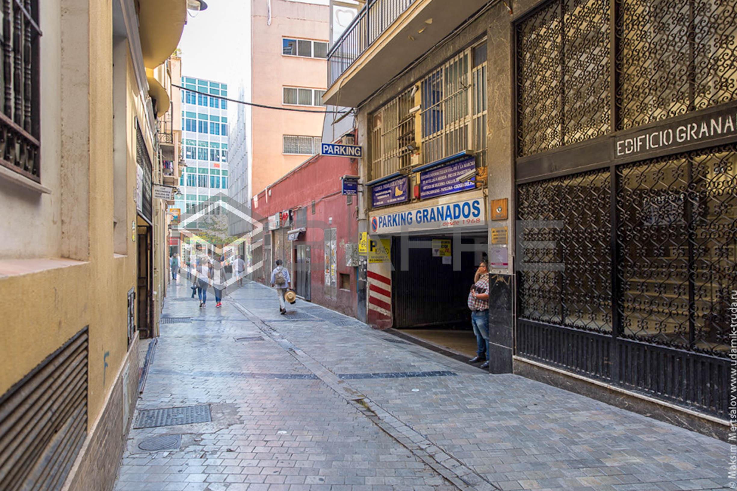 Local en Calle Granados 6