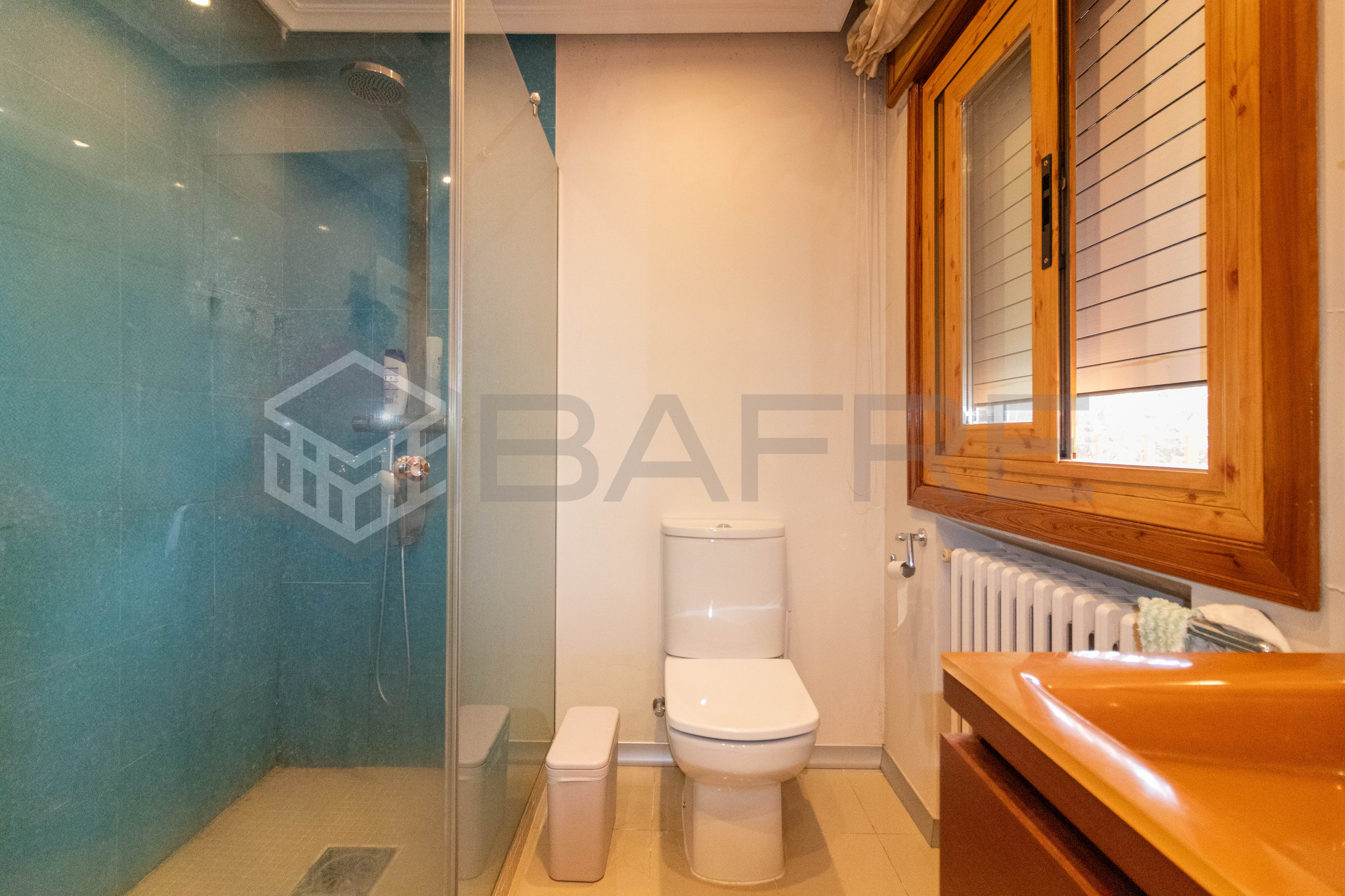 Chalet en Paseo de los Sauces 32