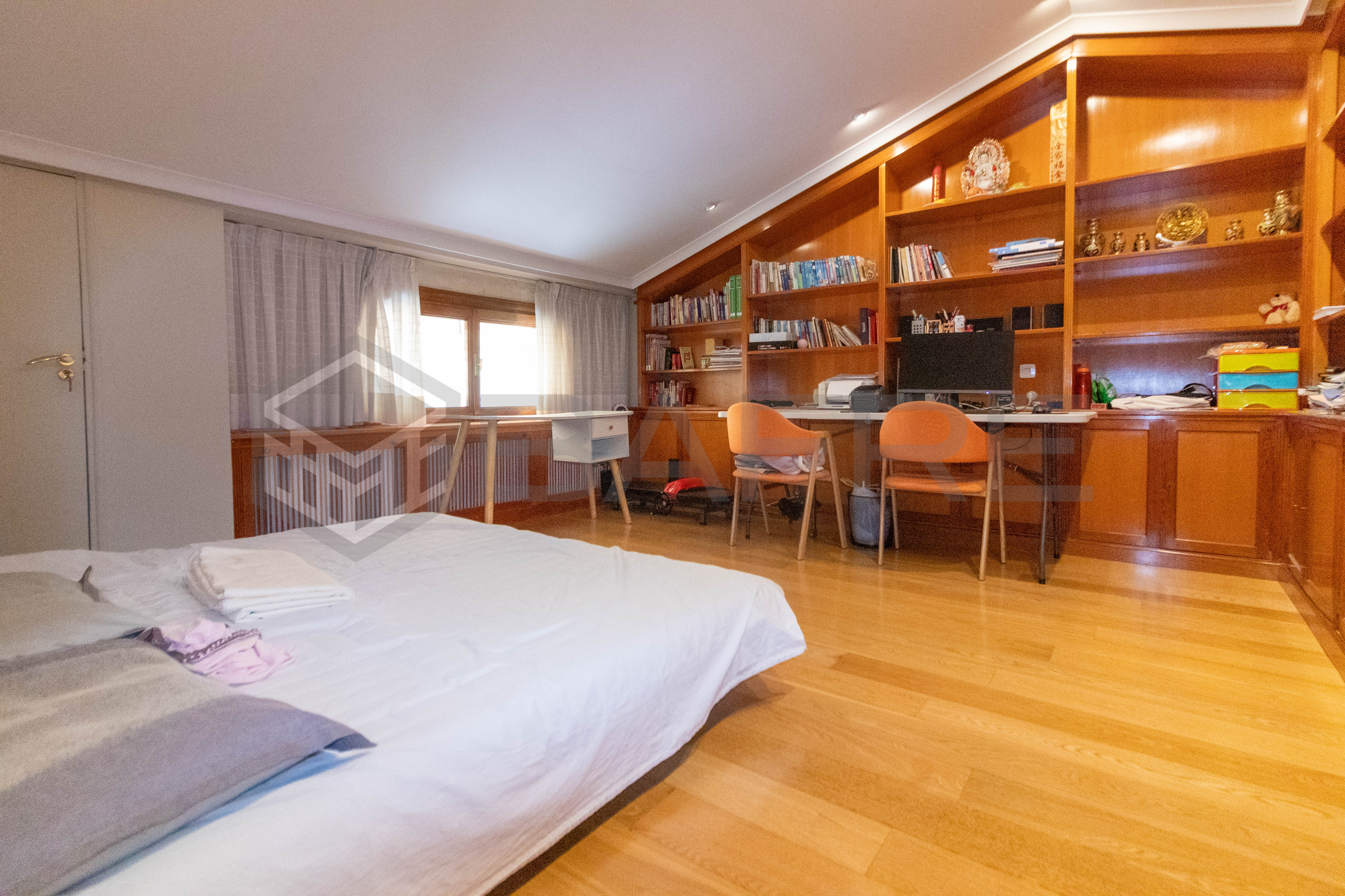 Chalet en Paseo de los Sauces 26